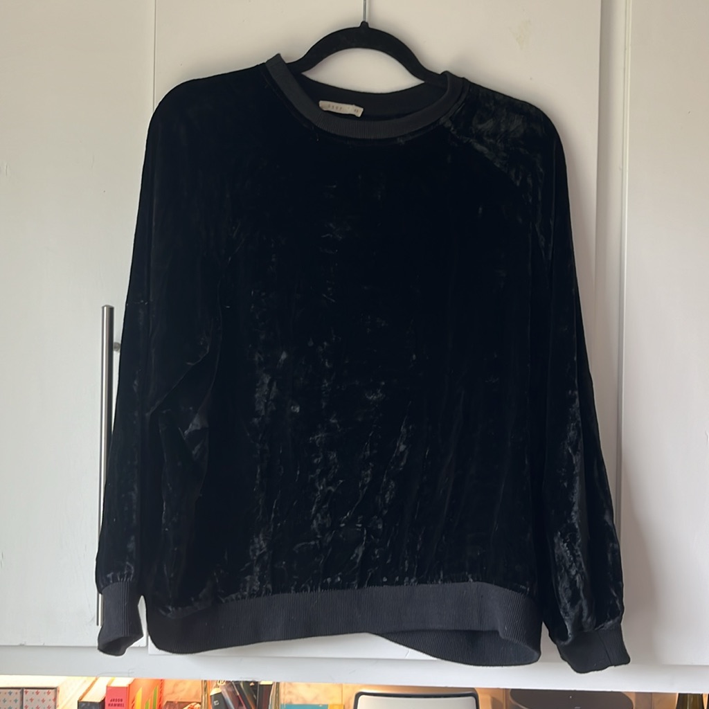 6397 Crushed Velvet Sweatshirt Size Xs